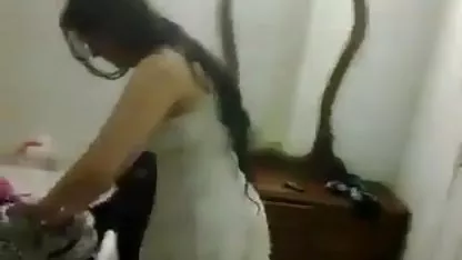 イレズビアン小さなおっぱい えろ 動画 不倫